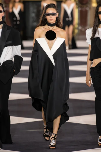 Look 93